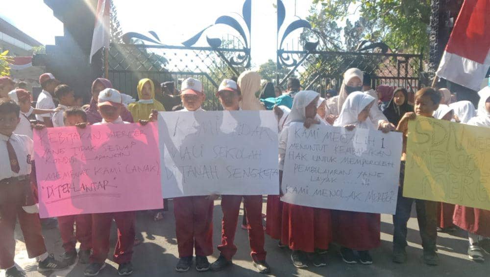 Sekolah Dimerger, Orang Tua dan Murid Mengadu ke DPRD Bojonegoro