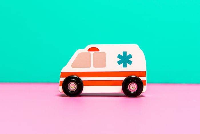 ilustrasi ambulance (unsplash.com/JOSHUA COLEMAN)