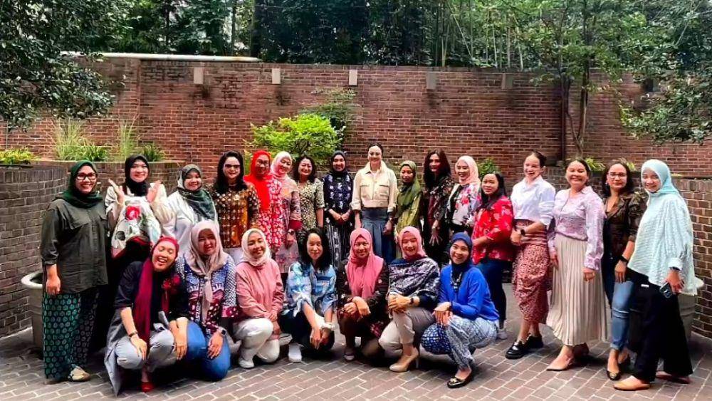 Enzy Storia berkumpul dengan Dharma Wanita KBRI Washington DC (instagram.com/dwp_kbriwashingtondc)