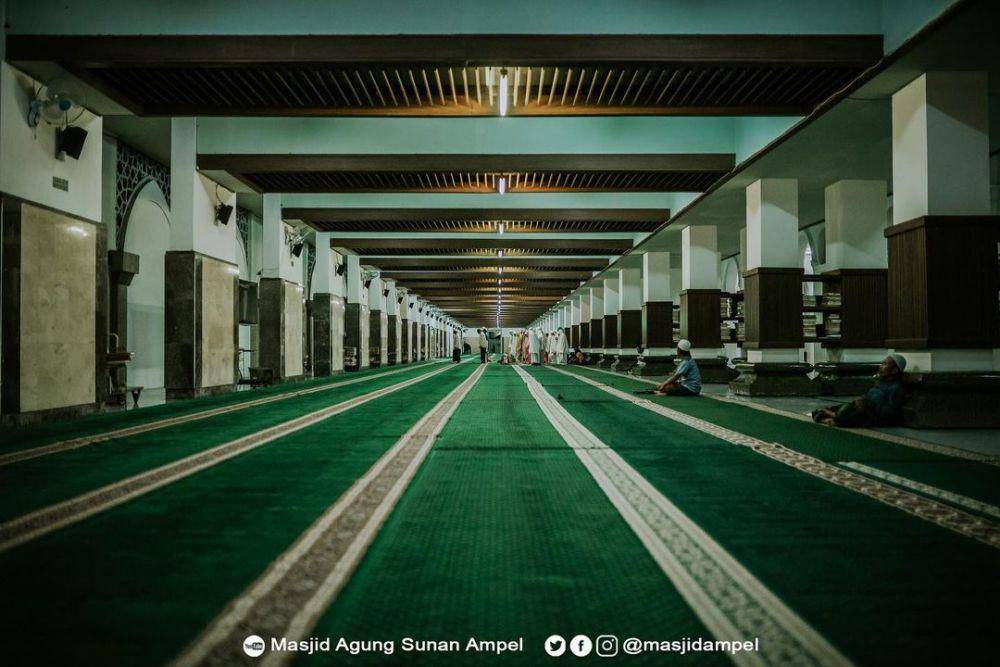 Interior Masjid Sunan Ampel Surabaya. Instagram/masjidampel