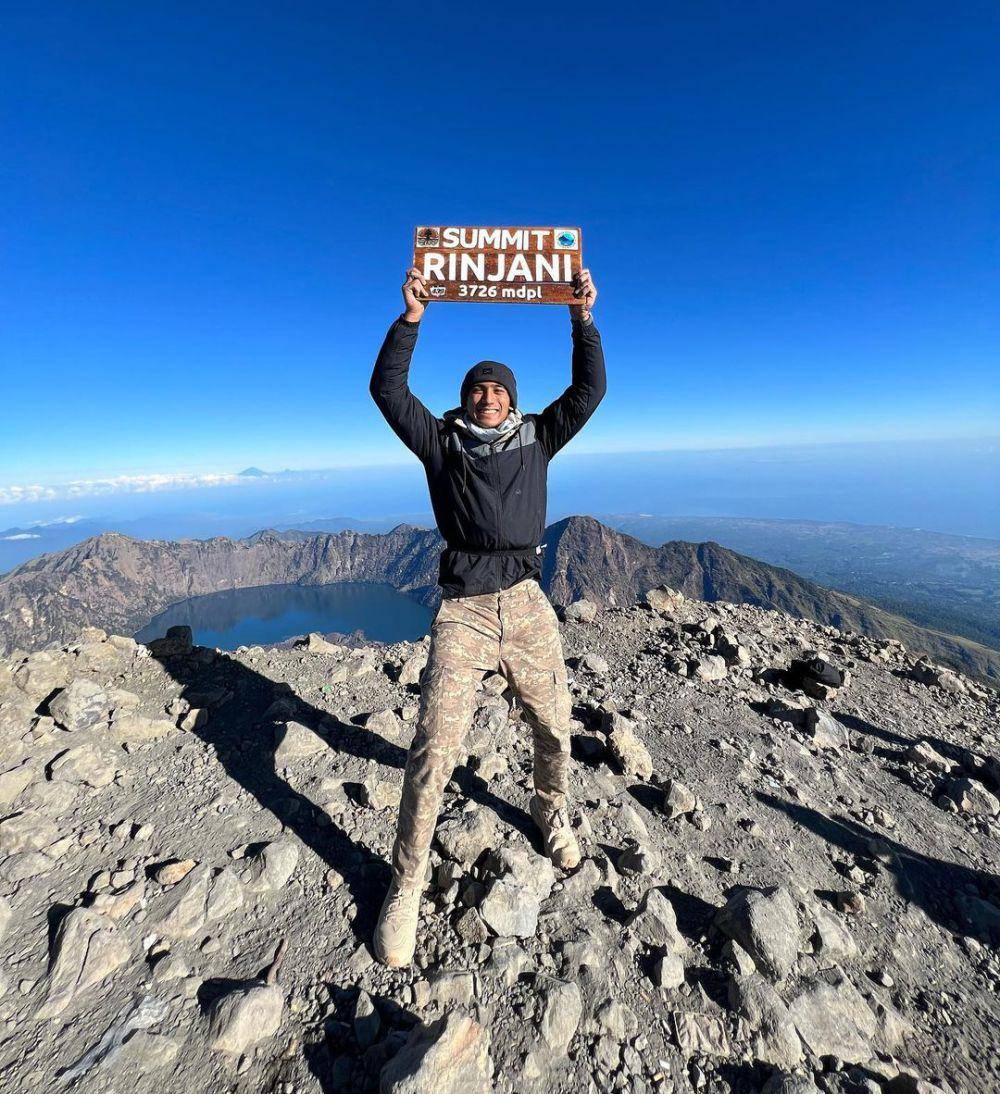 potret Daffa Wadhana di Gunung Rinjani (instagram.com/daffawardhana)