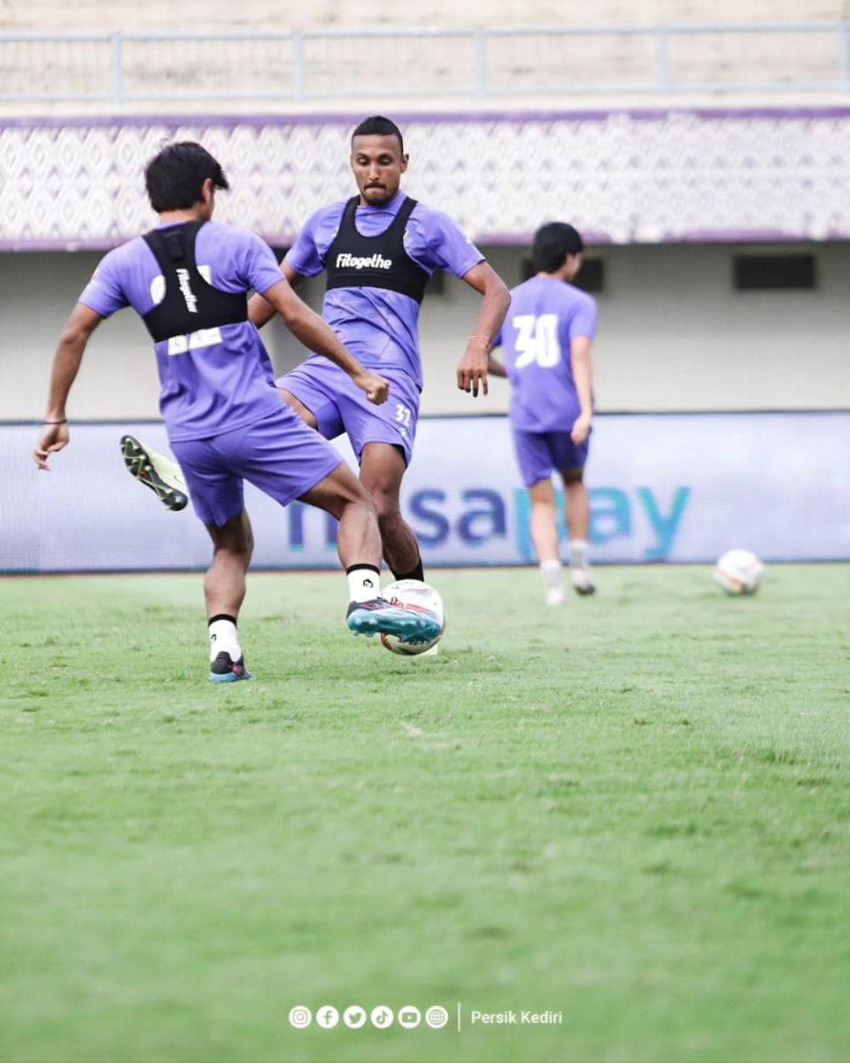 Minim Persiapan, Persik Kediri Siap Curi Poin di Tangerang