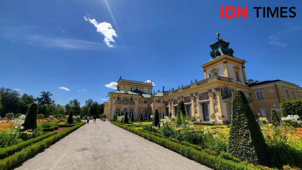 Istana Wilanow di Warsawa, Polandia (IDN Times/Ridwan Aji Pitoko)