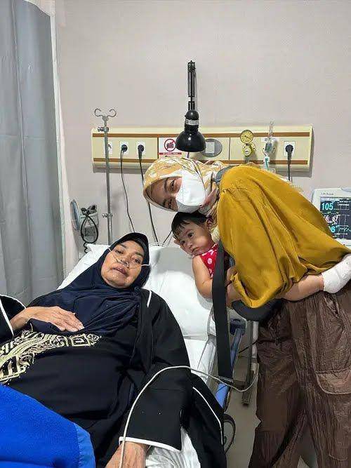 kondisi ibu Ria Ricis (instagram.com/riaricis1795)