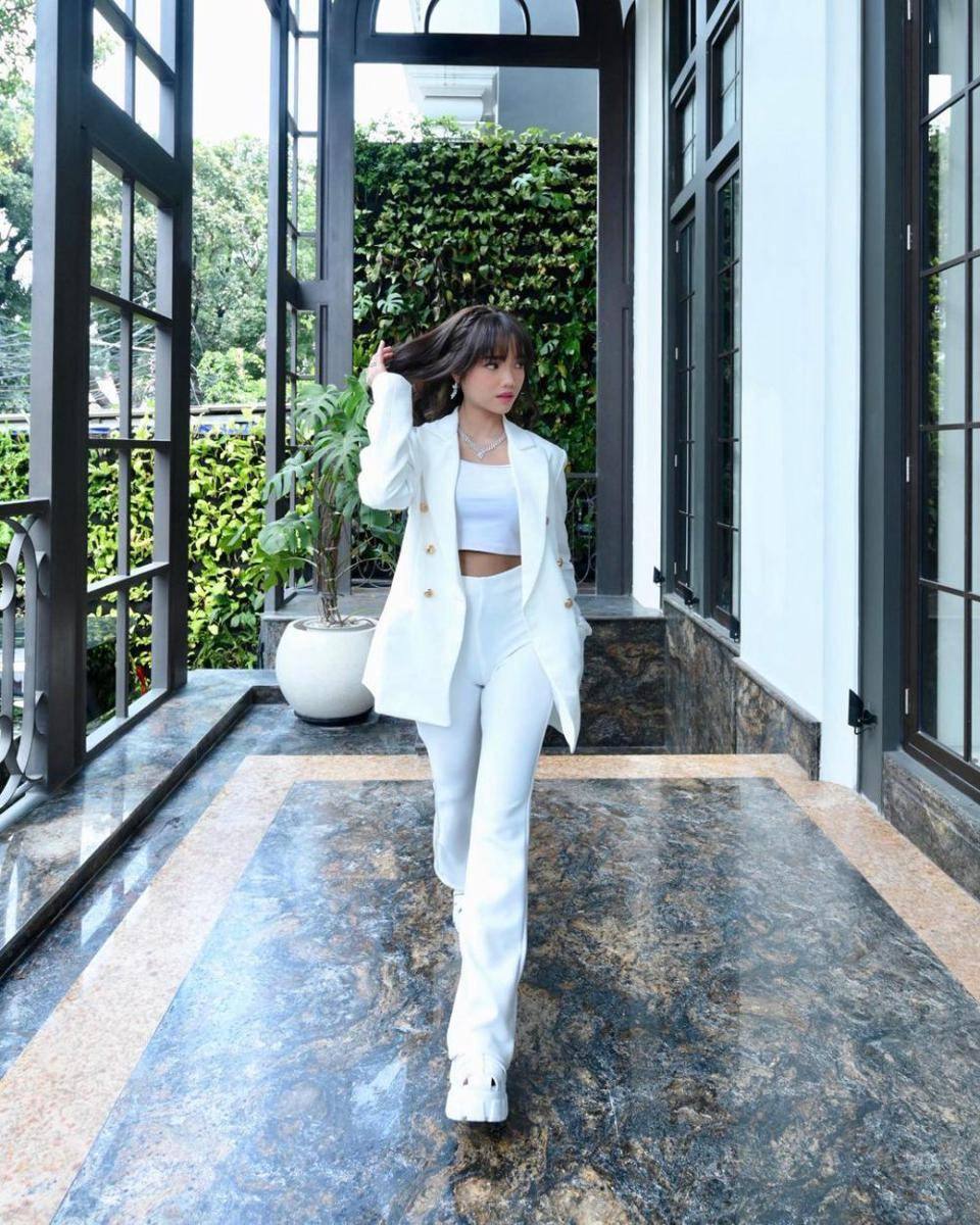padu padan crop top ala Fuji Utami (instagram.com/fuji_an)