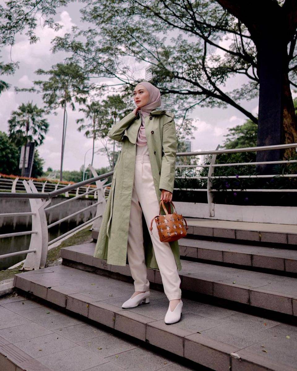 Office look ala Nada Indah (instagram.com/indahnadapuspita)