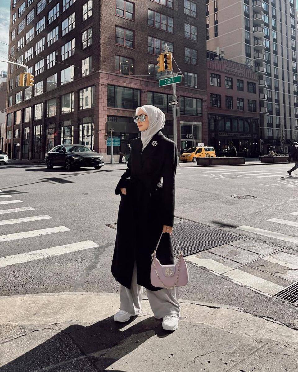 Office look ala Nada Indah (instagram.com/indahnadapuspita)