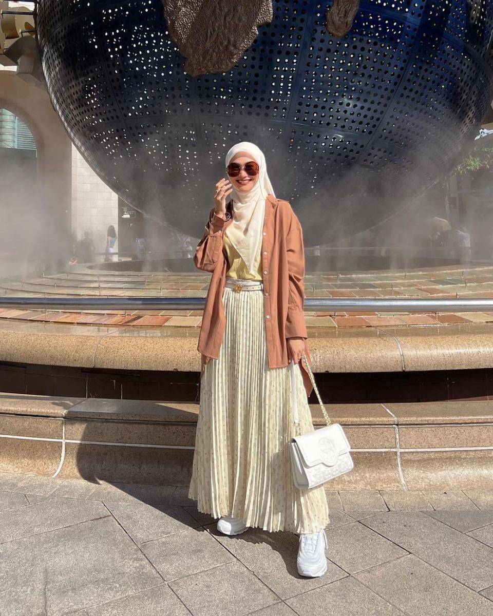 Office look ala Nada Indah (instagram.com/indahnadapuspita)