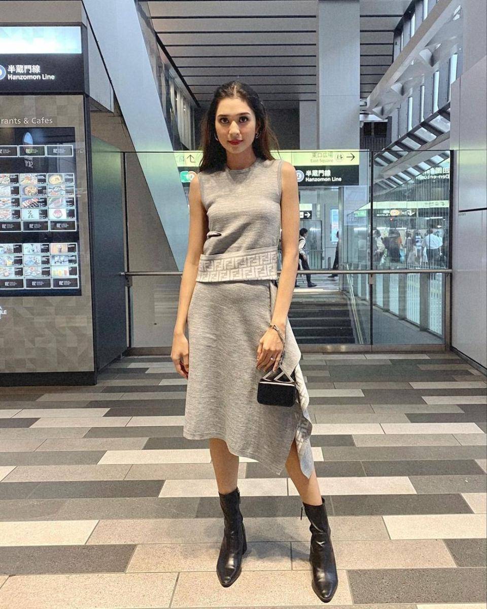 Baju ngantor ala Mikha Tambayong (instagram.com/miktambayong)