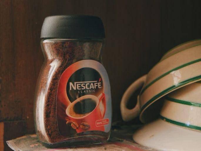 ilustrasi menyimpan bubuk kopi di tempat sejuk (unsplash.com/Ravi Sharma)