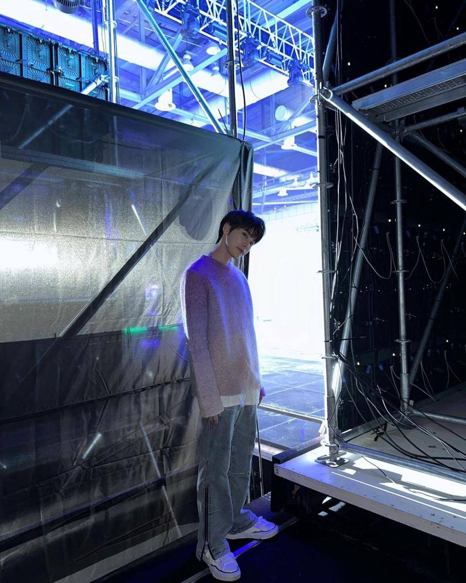 Doyoung NCT (instagram.com/do0_nct)