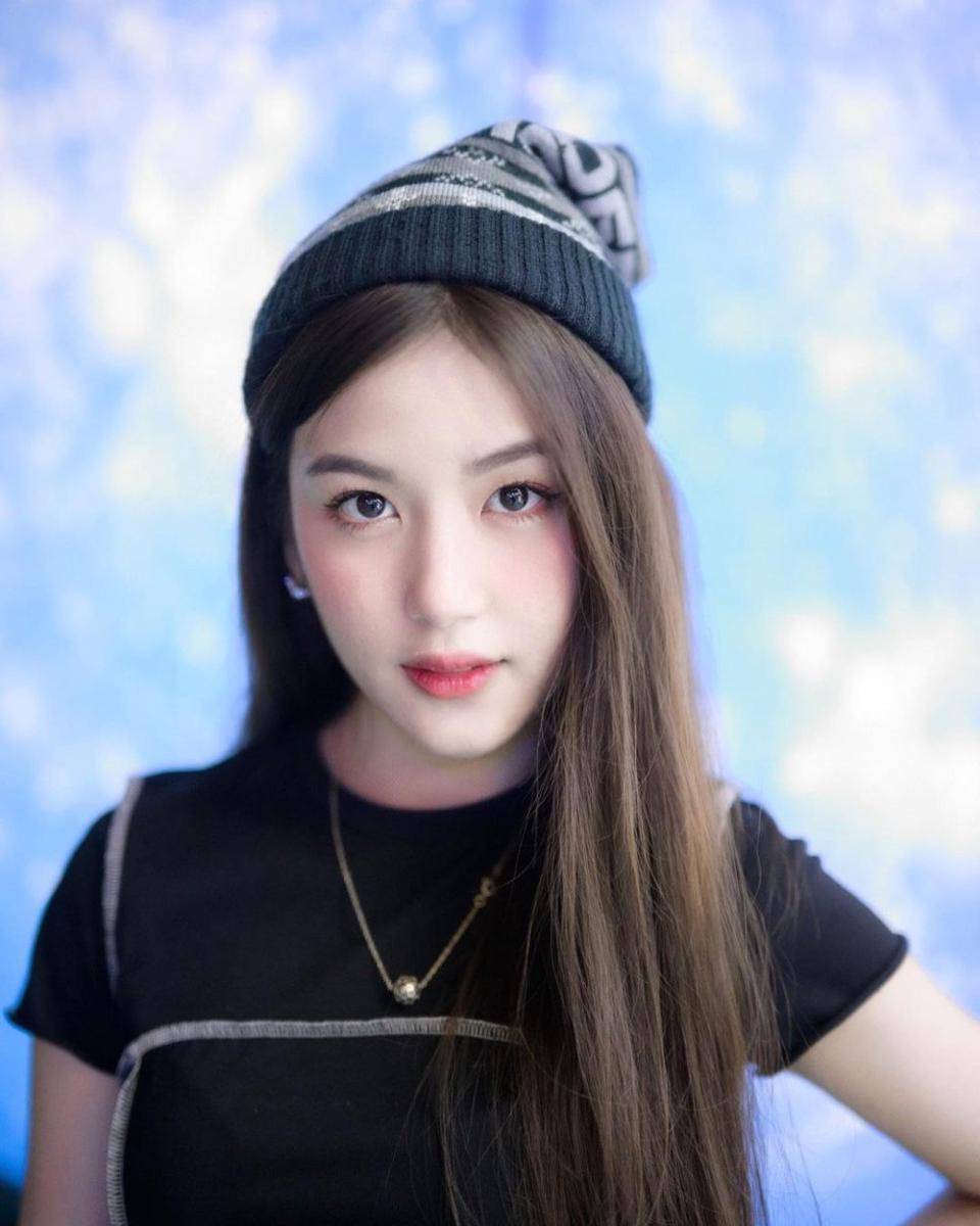 Bimbeam Praekwan (instagram.com/ bimbeambab)