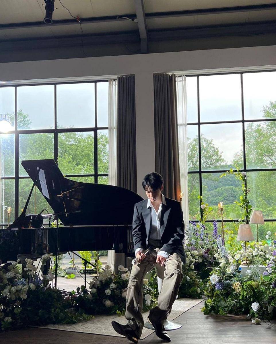 Doyoung NCT (instagram.com/do0_nct)