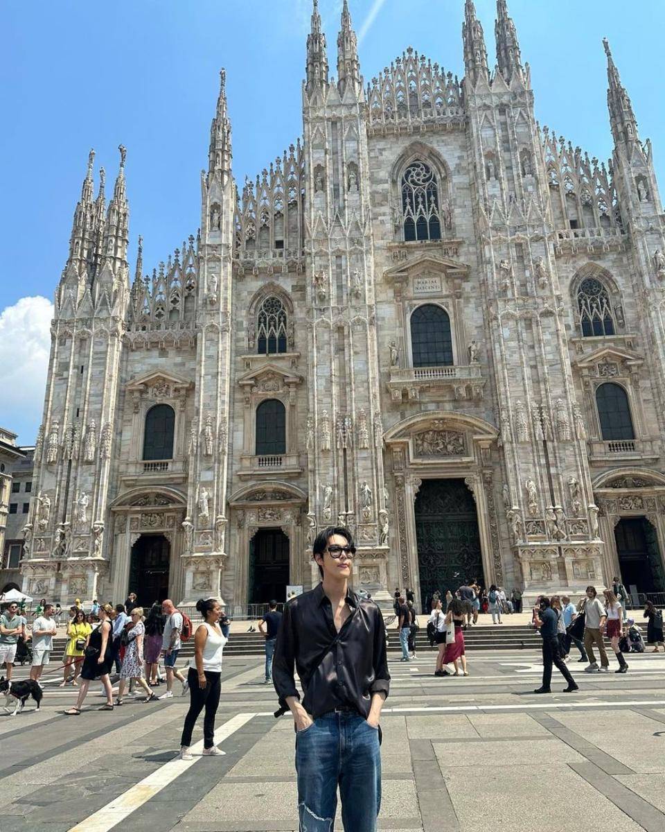 Doyoung NCT (instagram.com/do0_nct)