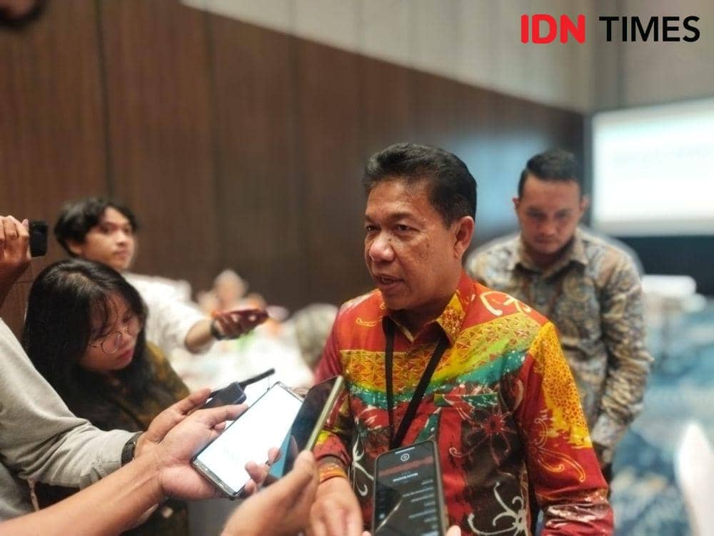 Senior Manager Operasi Konstruksi 1 PT PLN (Persero) Unit Induk Pembangunan Kalimantan Bagian Timur Hasmar Tarigan, Kamis (20/7/2023). (IDN Times/Sri.Wibisono)