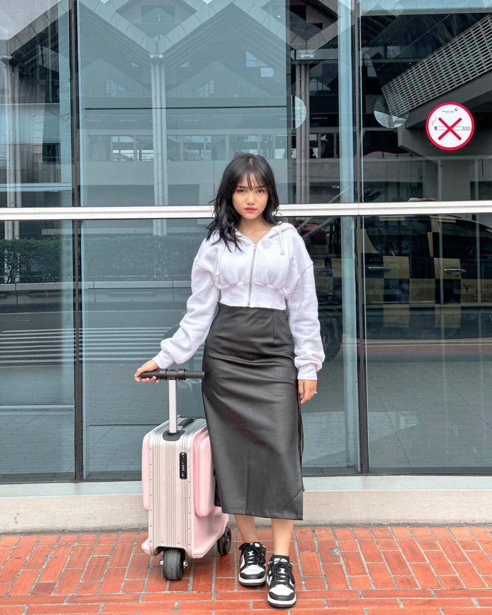 padu padan crop top ala Fuji Utami (instagram.com/fuji_an)