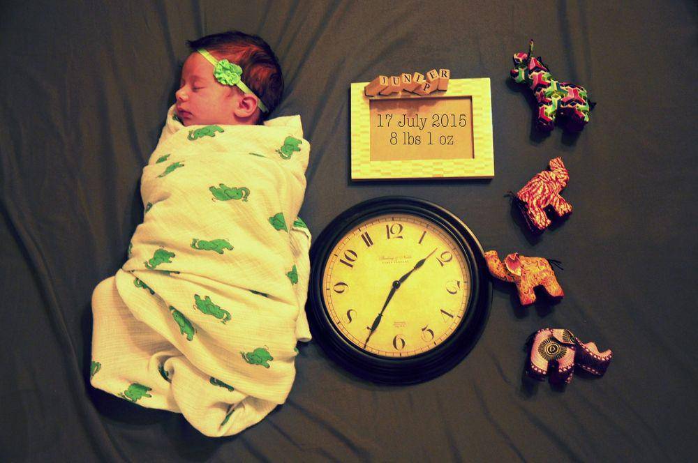 Ilustrasi membedong bayi (pixabay.com/genalouise)
