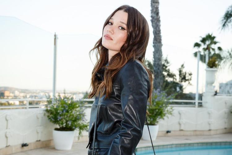 9 Potret Rain Spencer, Pemeran Taylor di The Summer I Turned Pretty