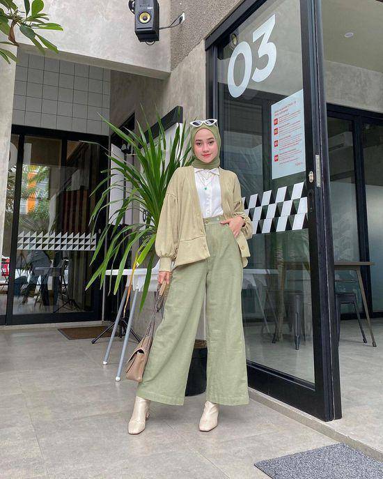 Gaya kantor hijab tema hijau (instagram.com/ootdhijabsimple)