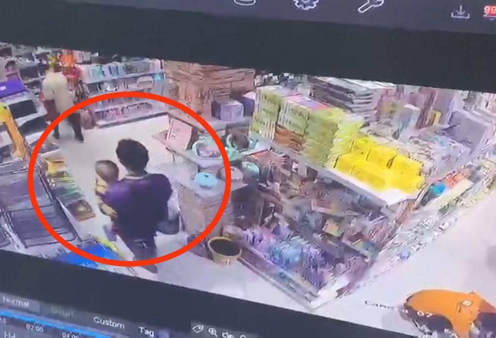 Aksi rekaman pelecehan pelaku terhadap para korbannya di minimarket Kota Bandar Lampung. (IDN Times/Istimewa).