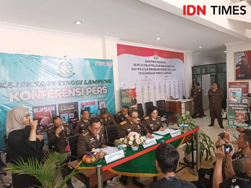 Konferensi pers Hari Bhakti Adhyaksa ke-63 di Kejati Lampung, Sabtu (22/7/2023). (IDN Times/Tama Yudha Wiguna).