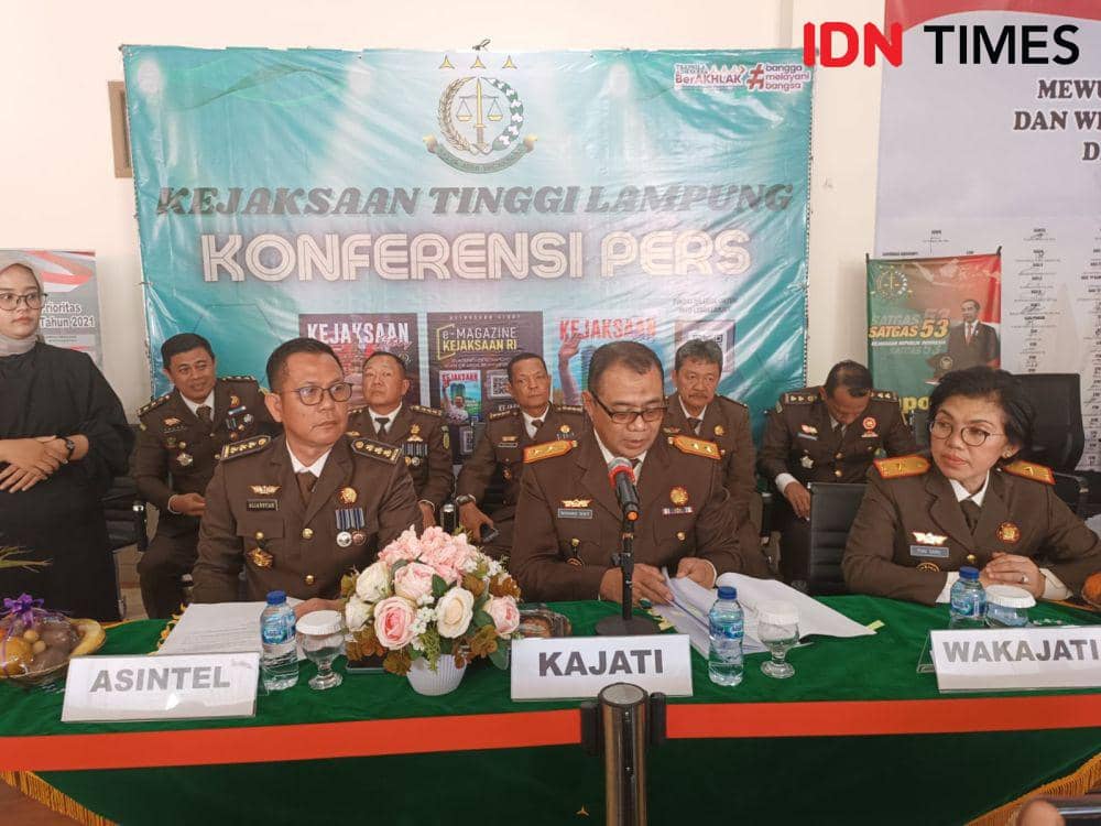 Konferensi pers Hari Bhakti Adhyaksa ke-63 Kejati Lampung, Sabtu (22/7/2023). (IDN Times/Tama Yudha Wiguna).