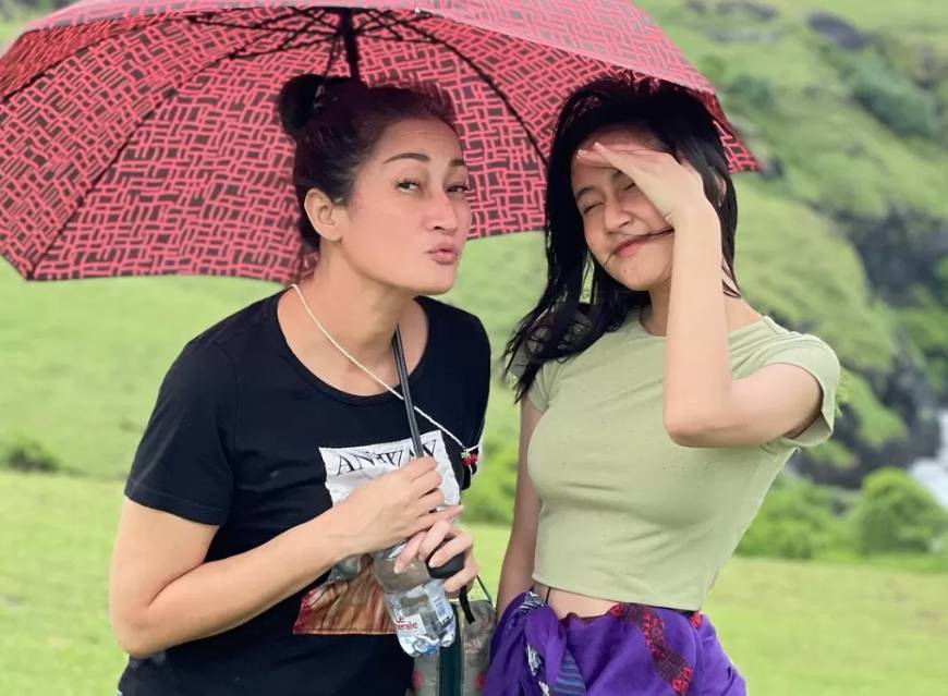 Keisya Levronka dan mama (instagram.com/levihavron)