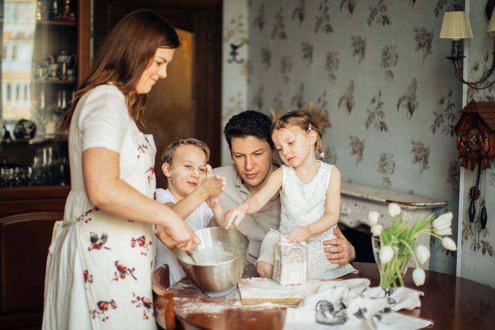 ilustrasi family time (pexels.com/Elina Fairytale)