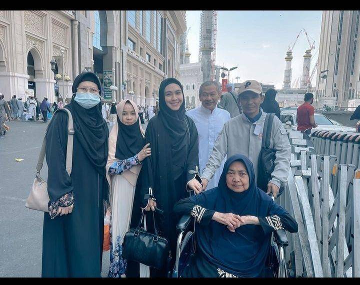 kondisi ibu Ria Ricis (instagram.com/okisetianadewi)