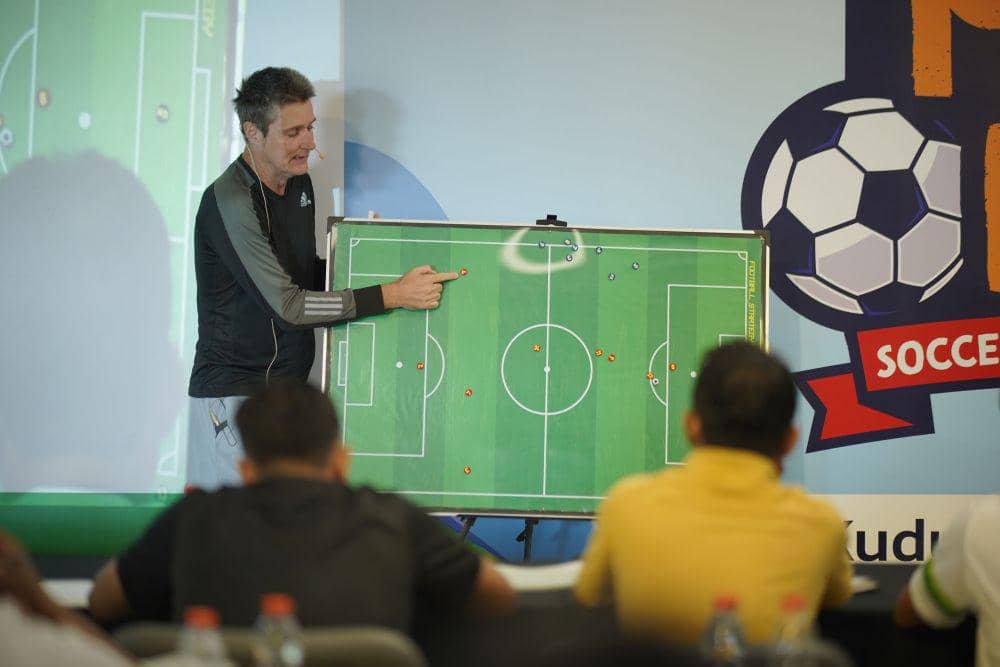 Sepak Bola Putri Terus Dikembangkan, 50 Guru MI di Kudus Diajar Coach Timo