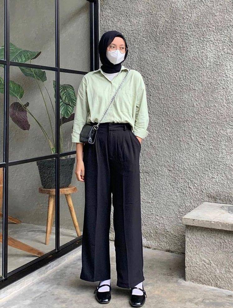 Style hijab kantor warna hijau (instagram.com/lutvy_putri)