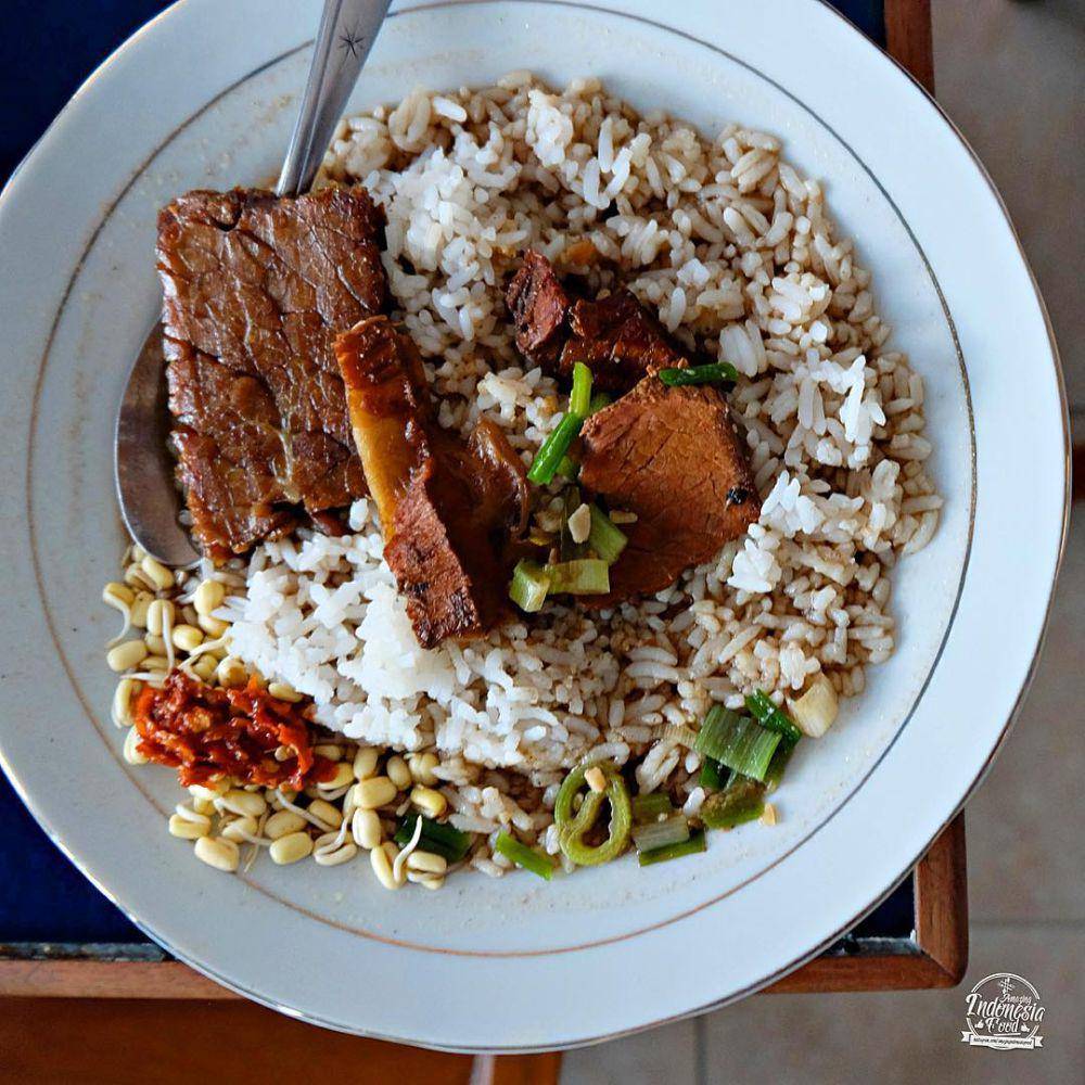 Rawon ala Depot Sudi Mampir Prigen. Instagram/amazingindonesiafood