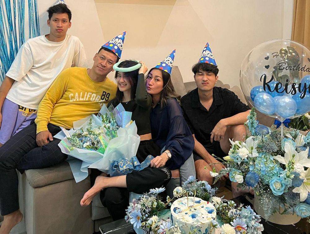 Keisya Levronka dan mama (instagram.com/levihavron)