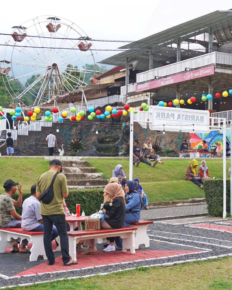 Suasana di Ngopi Bareng Pintu Langit, Prigen. Instagram/ngopibarengpintulangit