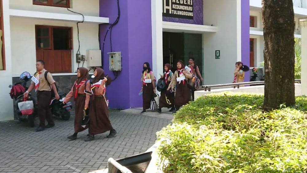 Aktivitas siswa SMKN 1 Kedungwaru. IDN Times/ Bramanta Pamungkas