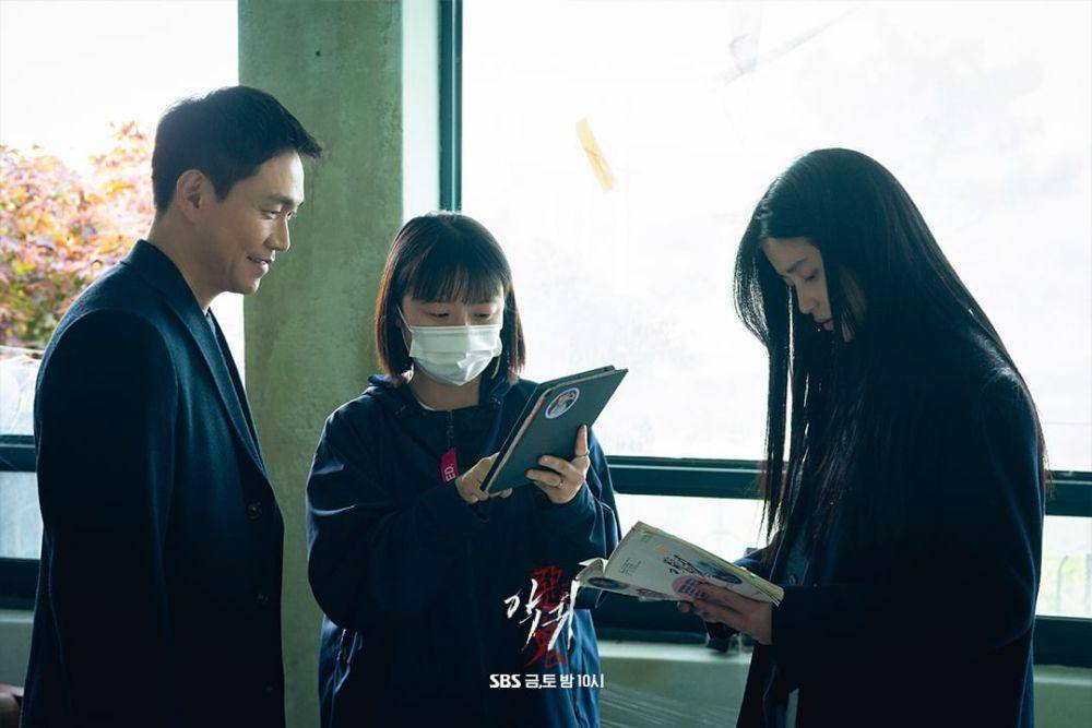 cast drama Revenant di balik layar (instagram.com/sbsdrama.official)