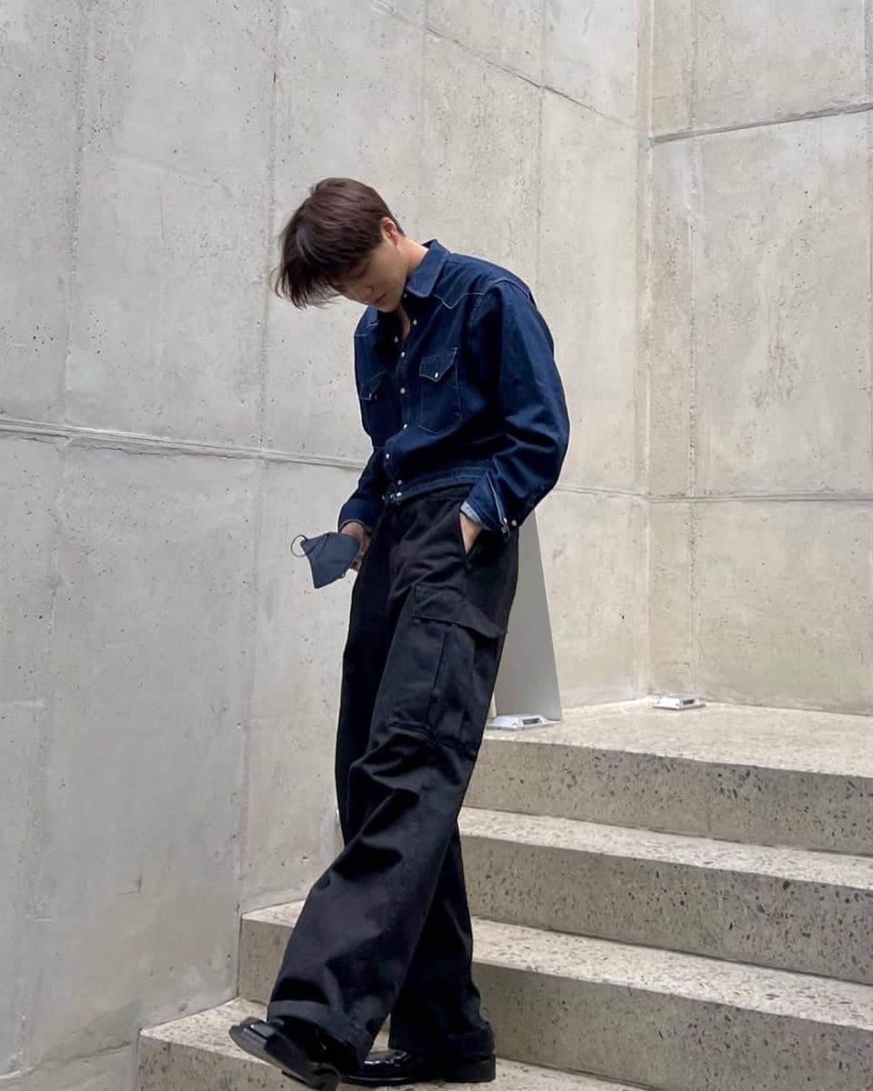inspirasi outfit santai ala Kai EXO (instagram.com/zkdlin)