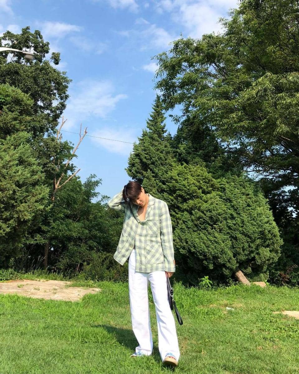 inspirasi outfit santai ala Kai EXO (instagram.com/zkdlin)