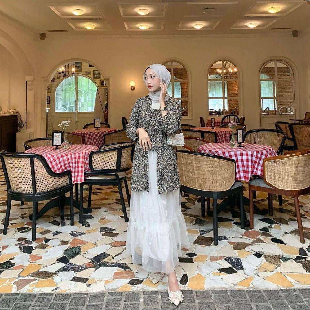 padu padan kebaya untuk daily outfit (instagram.com/nabilayua)
