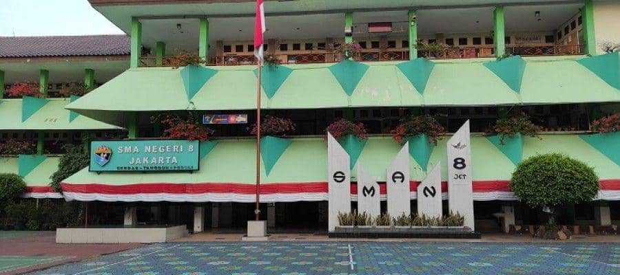 SMAN 8 Jakarta kerap dinilai sebagai salah satu sekolah favorit (https://info.sman8jkt.sch.id/)