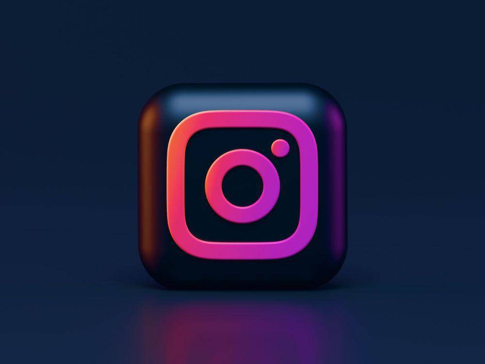 ilustrasi Instagram Reels (unsplash.com/Alexander Shatov)