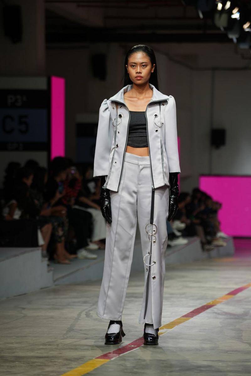Koleksi para siswa LPTB Susan Budihardjo di JF3 Fashion Festival 2023 yang berlangsung di Summarecon Mall Kelapa Gading. 22 Juli 2023. (dok. Tim Muara Bagdja)