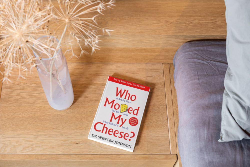 8 Quotes dari Buku Who Moved My Cheese, Ngena Banget!
