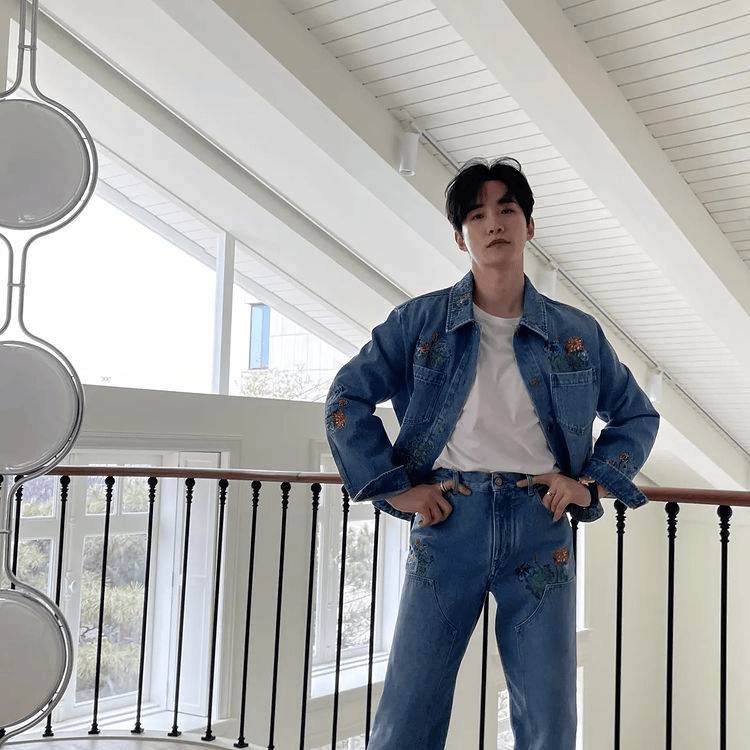 Mix and match jaket ala Lee Junho 2PM (Instagram.com/le2jh)