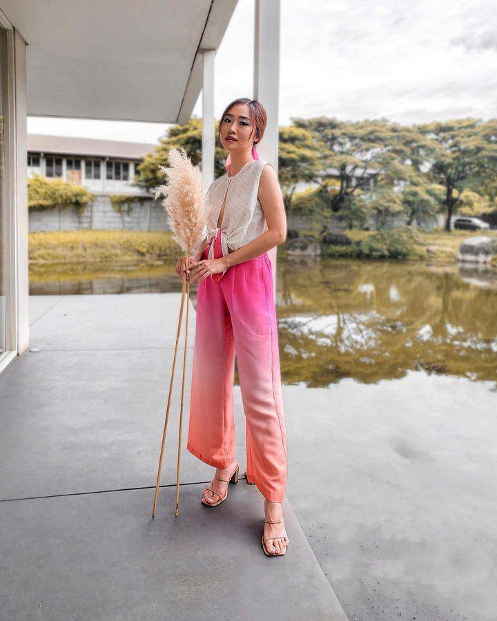 ootd hangout pink (instagram.com/metheodore)