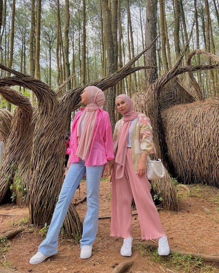 ootd hangout pink (instagram.com/nesaaqila)