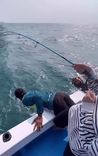 potret Prilly Latuconsina mancing di tengah laut (instagram.com/prillylatuconsina96)