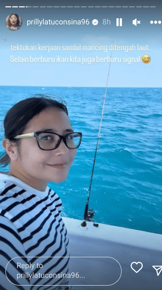 potret Prilly Latuconsina mancing di tengah laut (instagram.com/prillylatuconsina96)