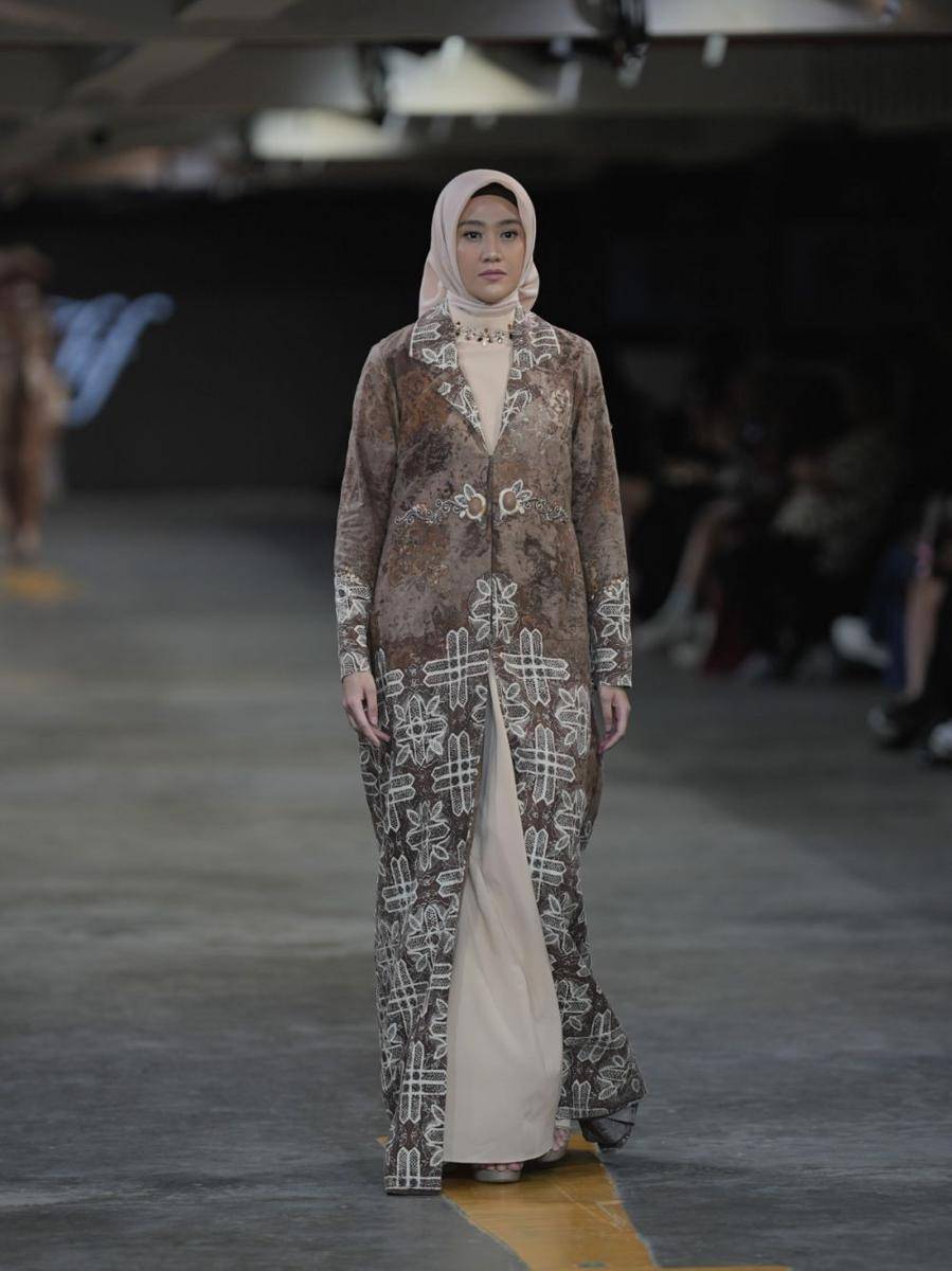 Koleksi batik Probolinggo dari Lia Afif di JF3 Fashion Festival 2023. 22 Juli 2023. (dok. Lia Afif)