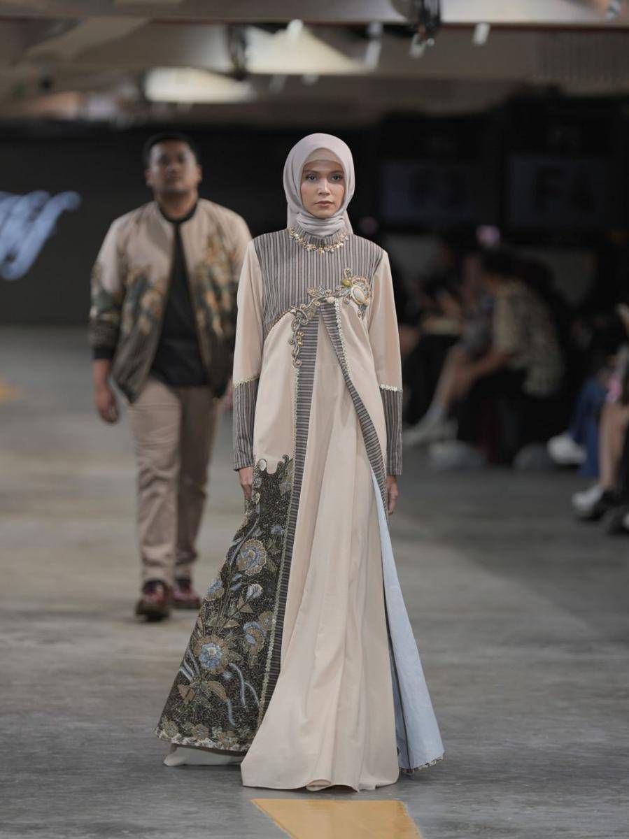 Koleksi batik Probolinggo dari Lia Afif di JF3 Fashion Festival 2023. 22 Juli 2023. (dok. Lia Afif)